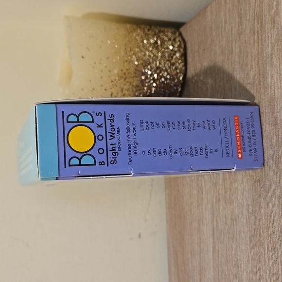 Scholastic Bob Books Sight Words Kindergarten Book Set - Picture 3 of 7